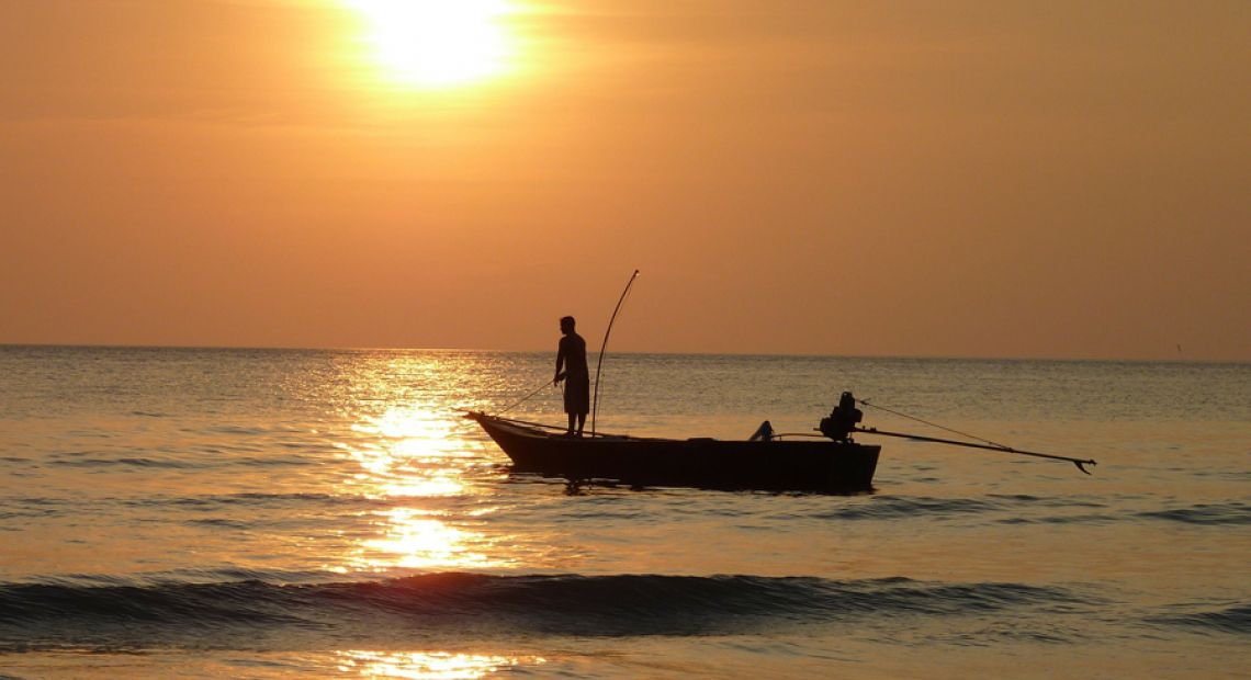 fishing-at-sunset-209112_1920.jpg
