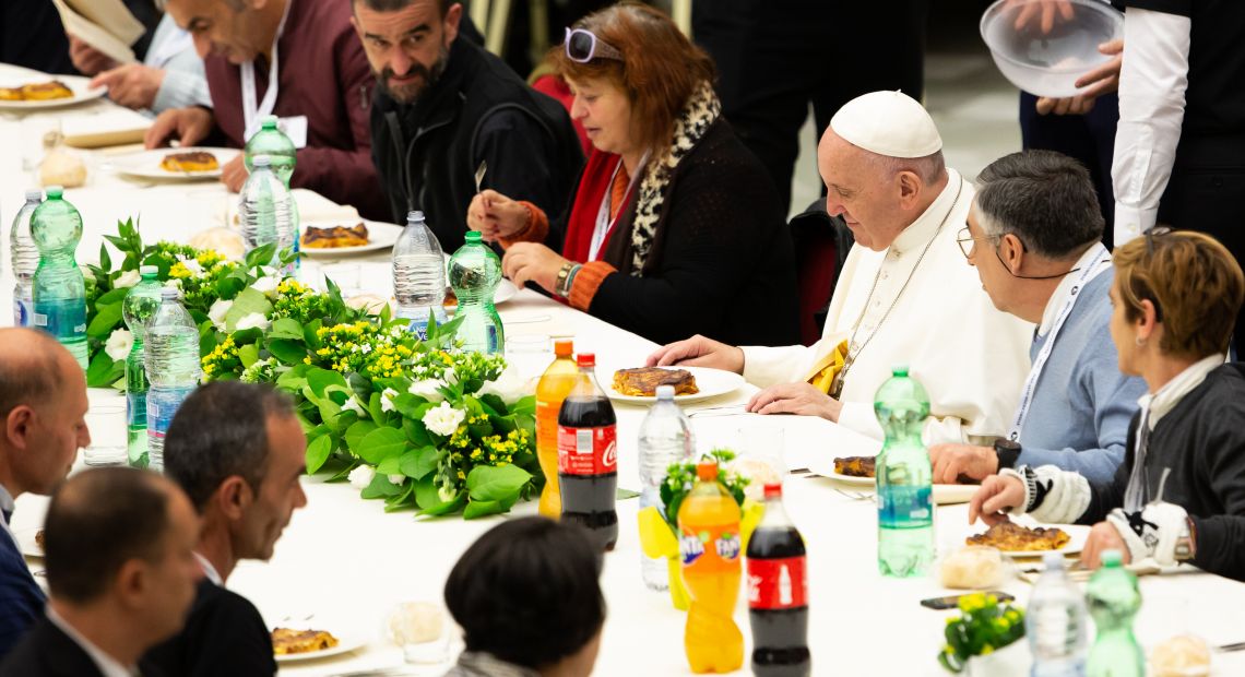 20181118_Pope-Francis-lunches-with-the-poor_Daniel-Ibanez_2.jpg