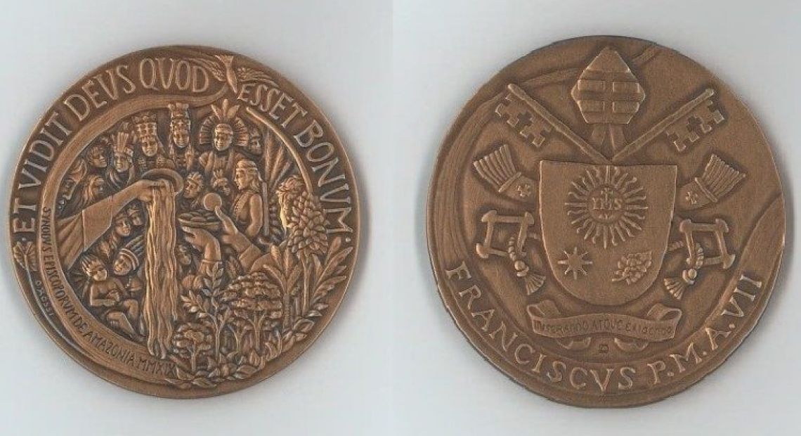 Medalja-7-obljetnice-pontifikata-pape-Franje-Vatican-Media.jpeg