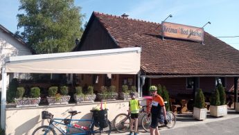 67093721_640864059729404_300663069523050496_n