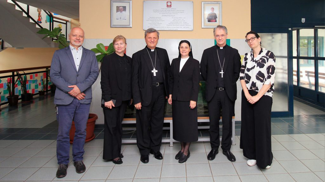 Nadbiskup Kutleša i kardinal Grech posjetili Karmel i Caritasovu kuću u Brezovici