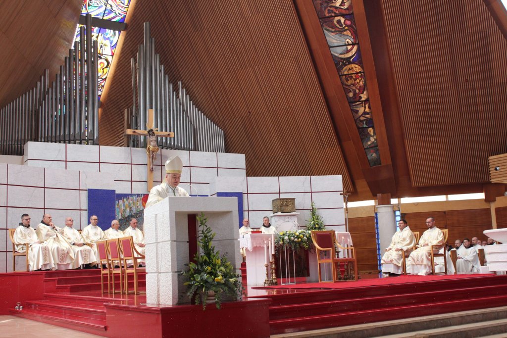 mons. Palić na ređenju