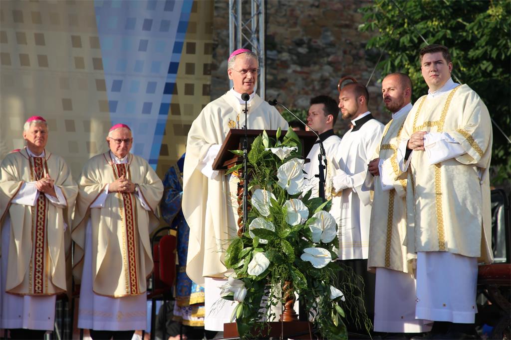 mons. Dražen Kutleša, nadbiskup zagrebački