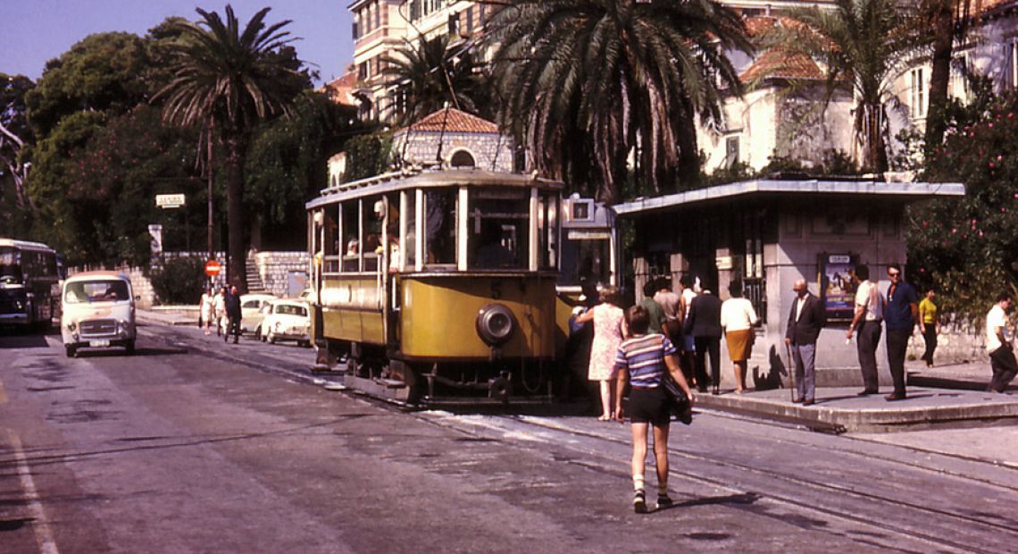 tram.jpg