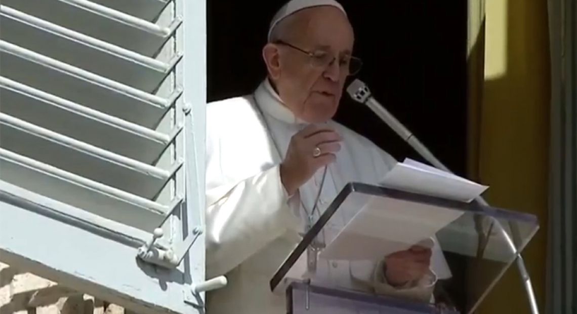 papa-franjo-angelus-4.jpg