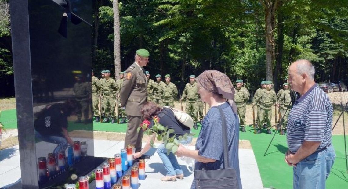 masovna-grobnica-petrinja.jpg