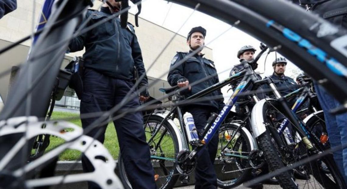policajci-na-biciklima-e1276fd849f6489126372c53243e4f2f_view_article_new.jpg
