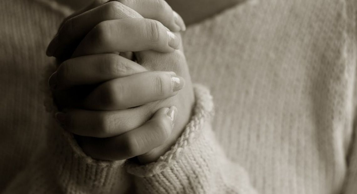 Woman-Praying1.jpg