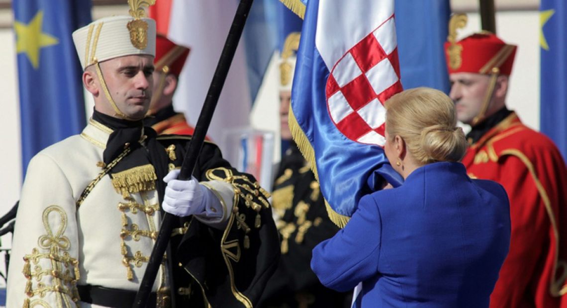 kolinda_ljubi_zastavu.jpg