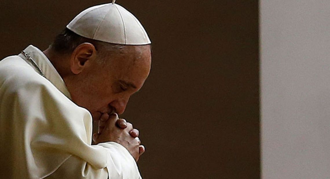 Pope-Francis-prayer-videos.jpg