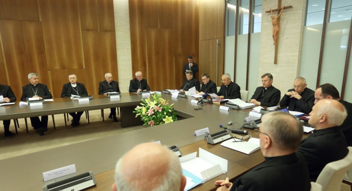 61354769-hbk-biskupi-zasjedanje.jpg