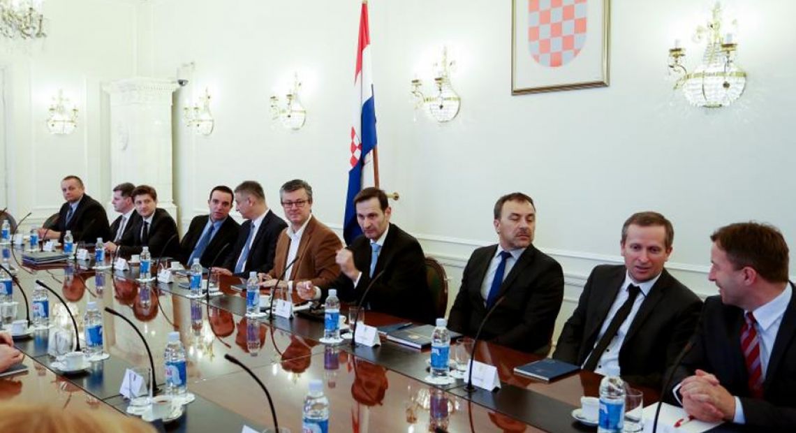 PXL_230116_12537167.jpg