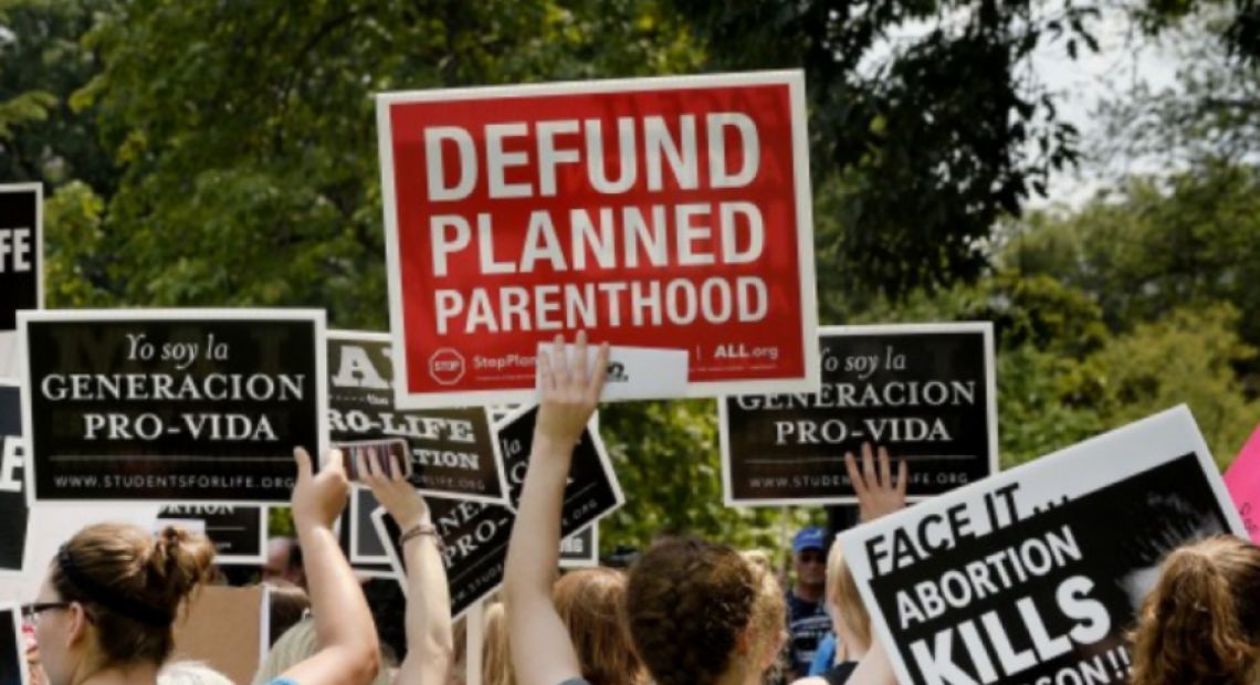 defund-planned-parenthood-protest-final.jpg