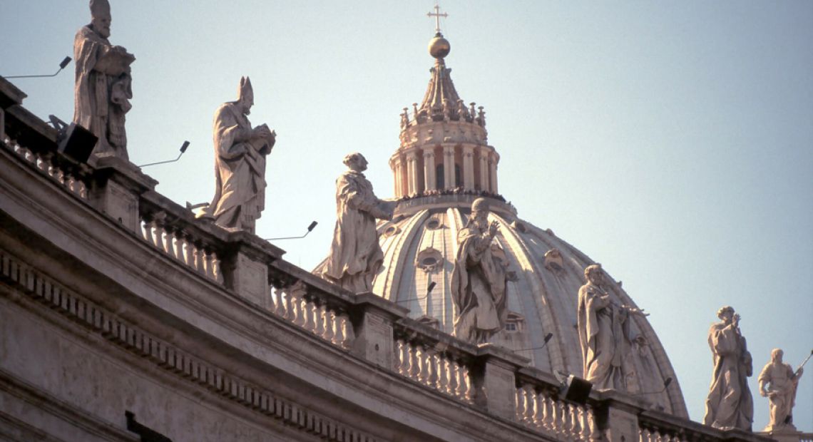 st-peters-basilica-77519_1280.jpg