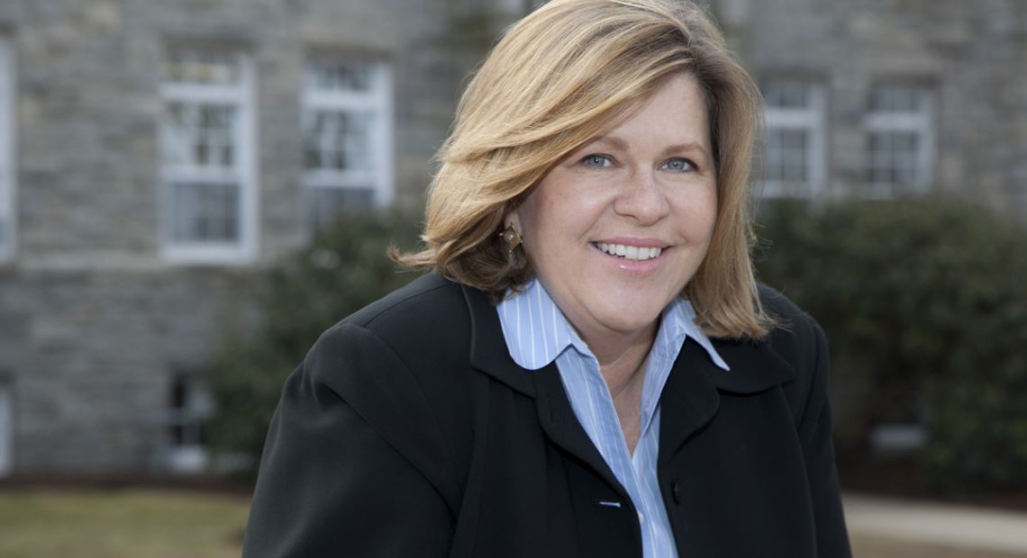 Renee-Hobbs-head-shot-03-05-12.jpg