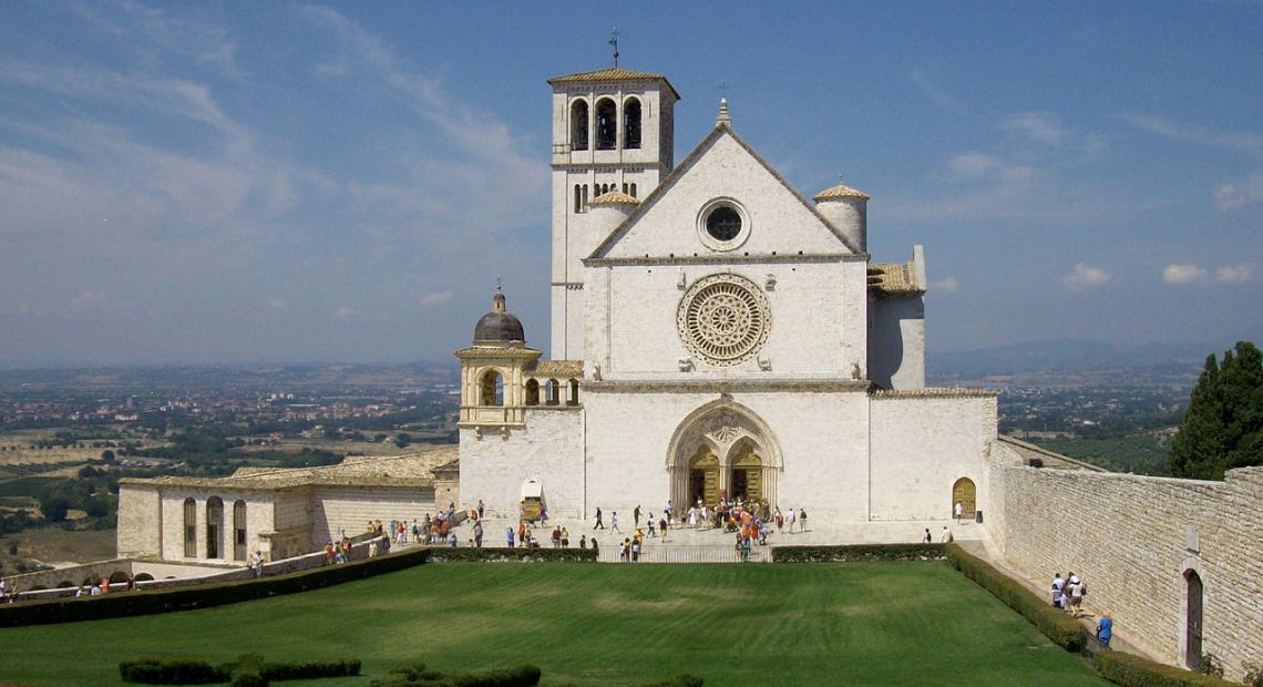 2010-08-11_Assisi_San_Francesco_basilica_superiore_(corrected).jpg