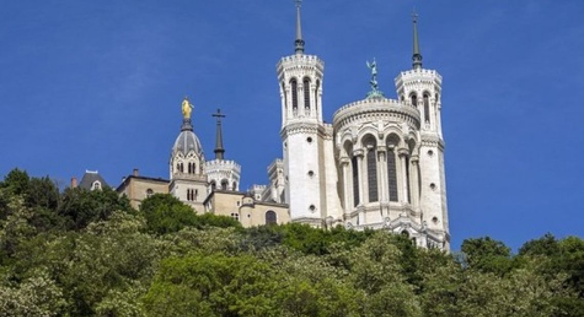 Les-cloches-ont-sonne-pour-les-chretiens-d-Orient_article_main.jpg
