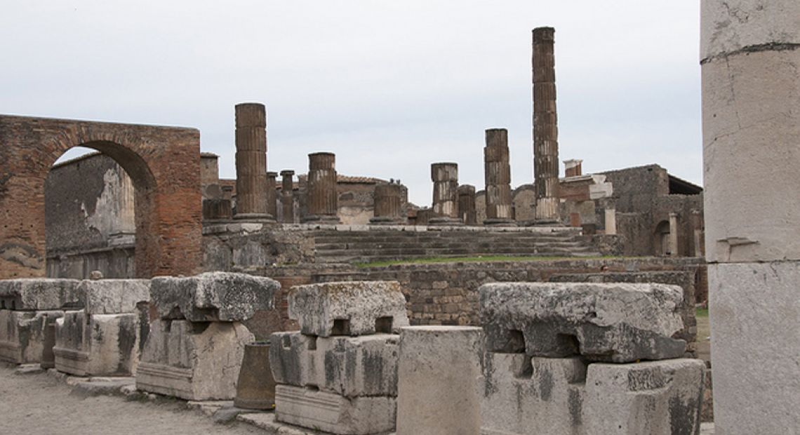 Pompeii-Italy.jpg