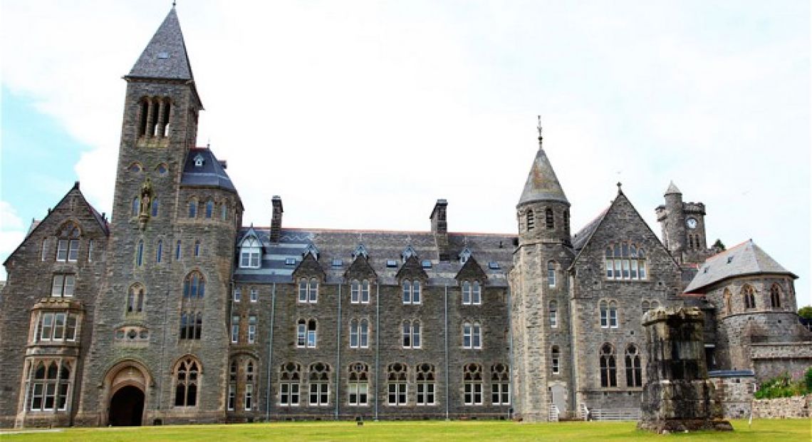 abbey.jpg