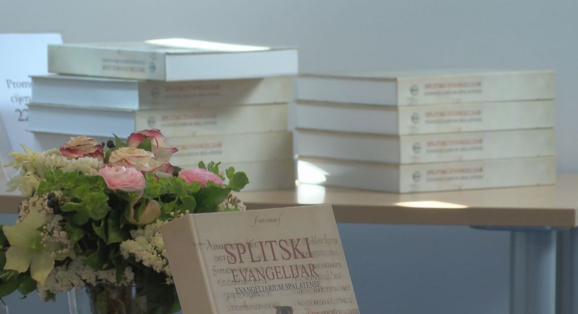 thumbnail_Splitski-evangelijar.jpg