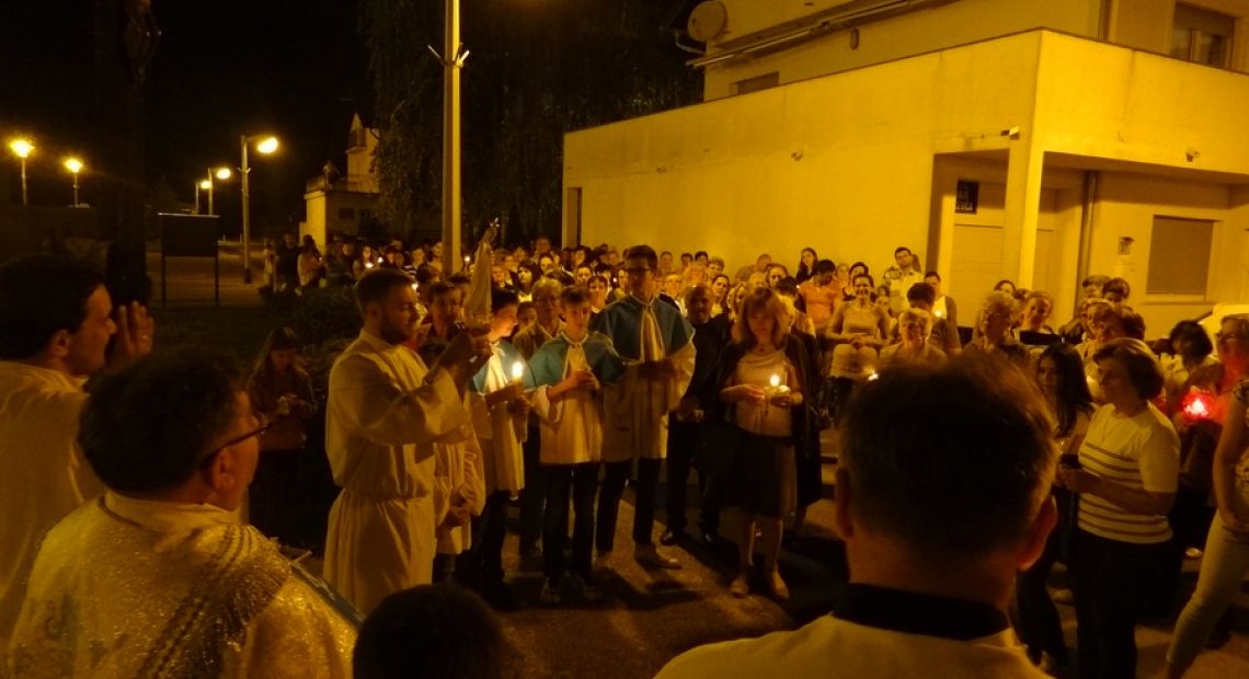 Procesija-u-cast-Gospe-Fatimske-ulicama-Trnovcice-(2).JPG