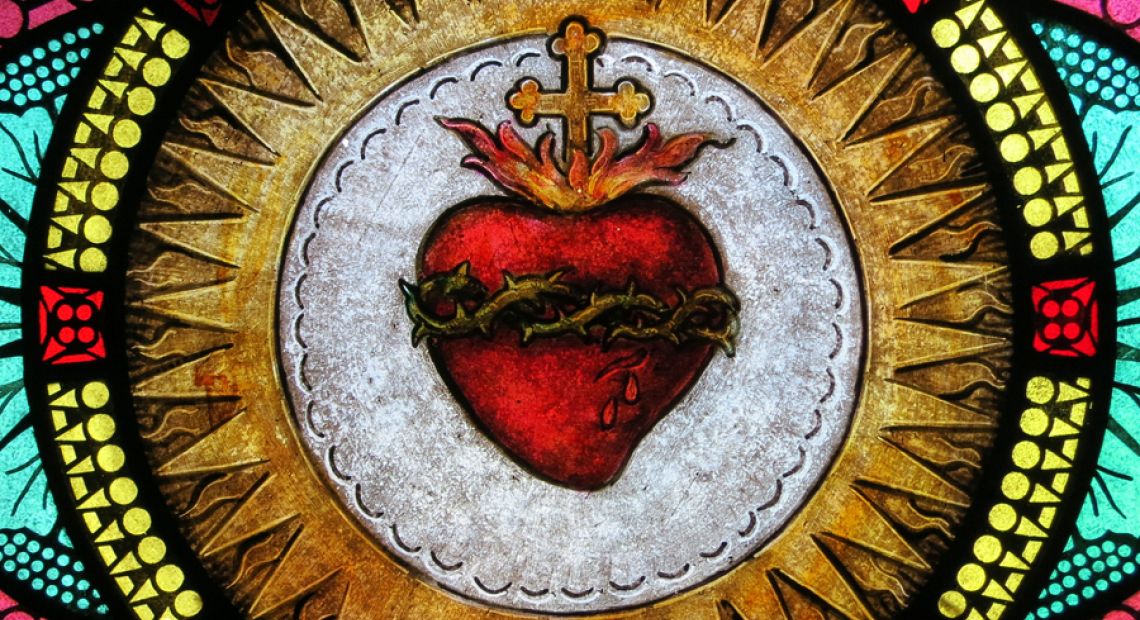 All_Saints_Catholic_Church_(St-_Peters,_Missouri)_-_stained_glass,_sacristy,_Sacred_Heart_detail.jpg