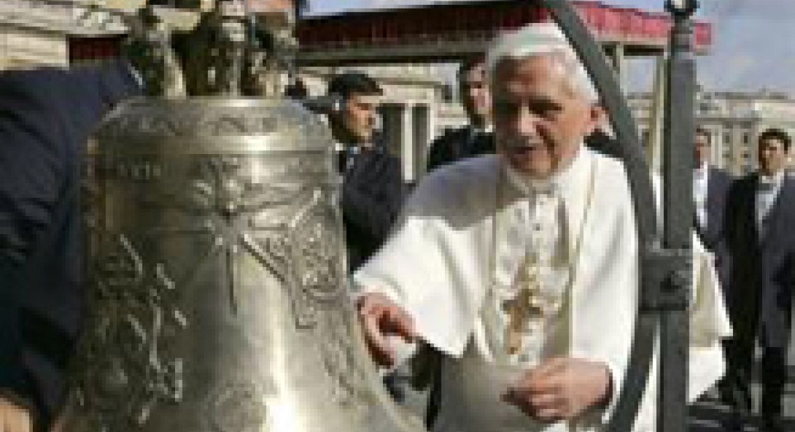 pope_bell2.jpg