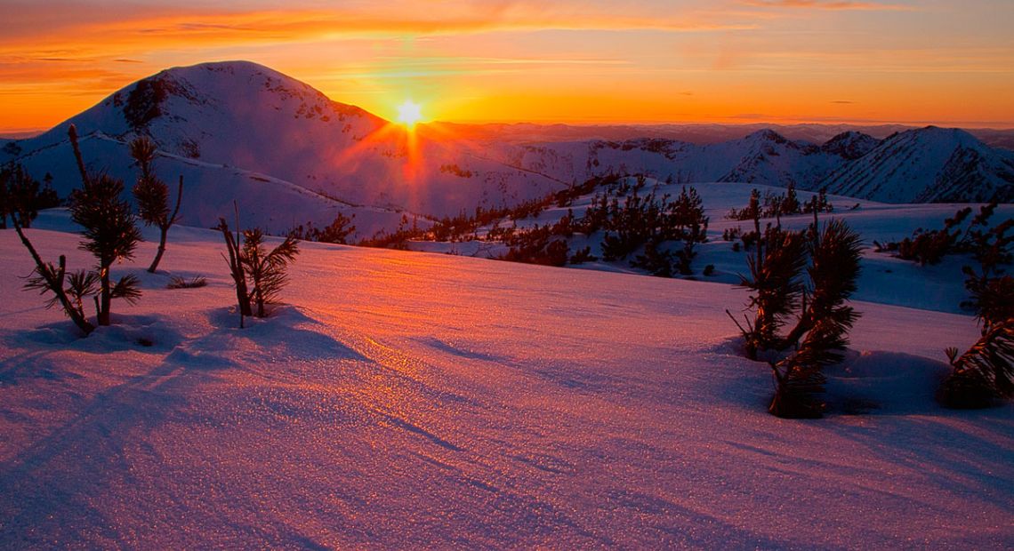mountain_snow_sunset.jpg