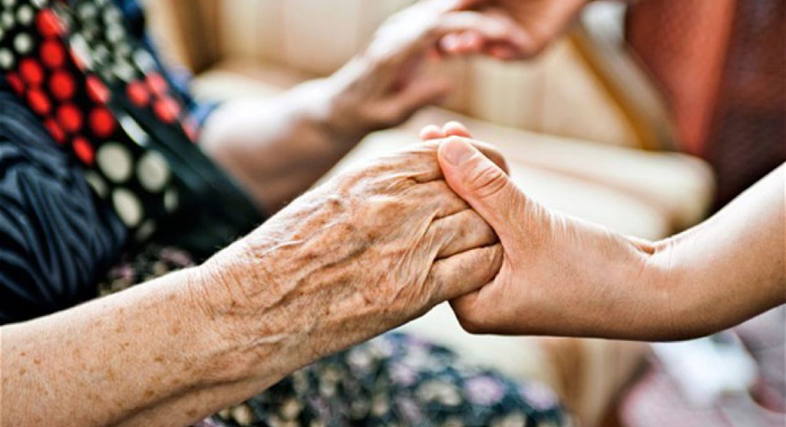 elderly_2694879b.jpg