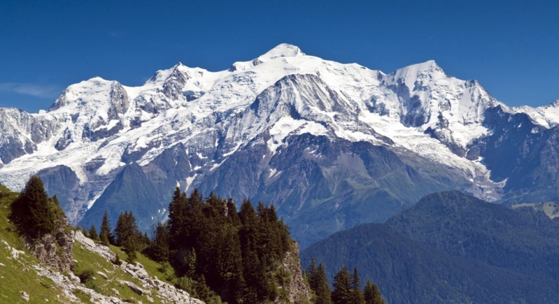 Walk-to-the-Varan-hut-view-of-the-Mont-Blanc-range.jpg