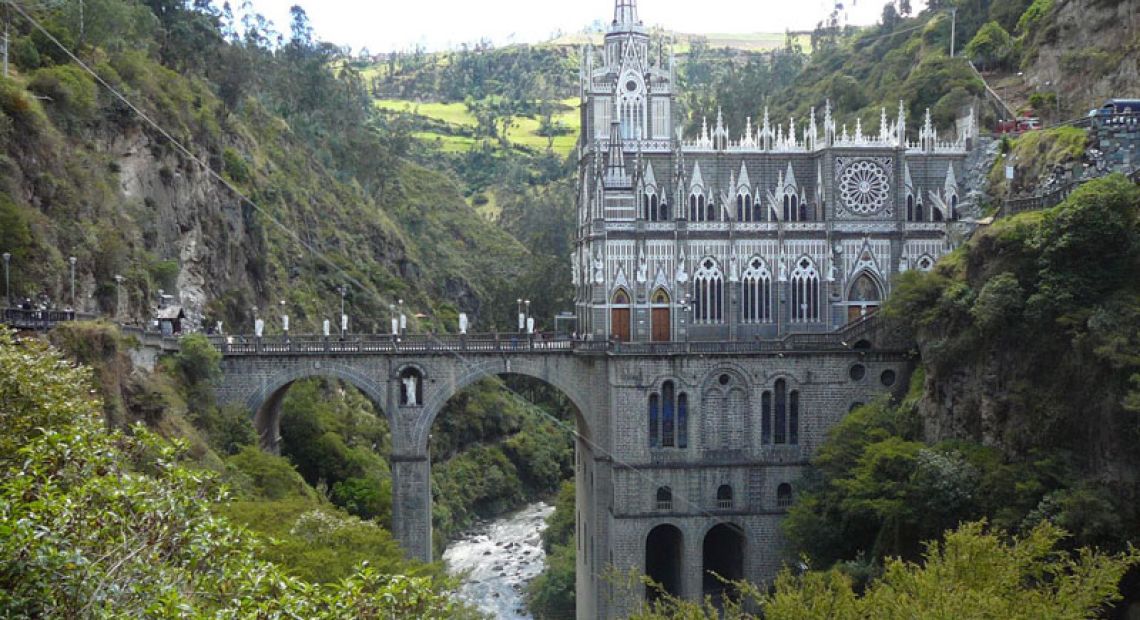 las-lajas-cathedral-7.jpg