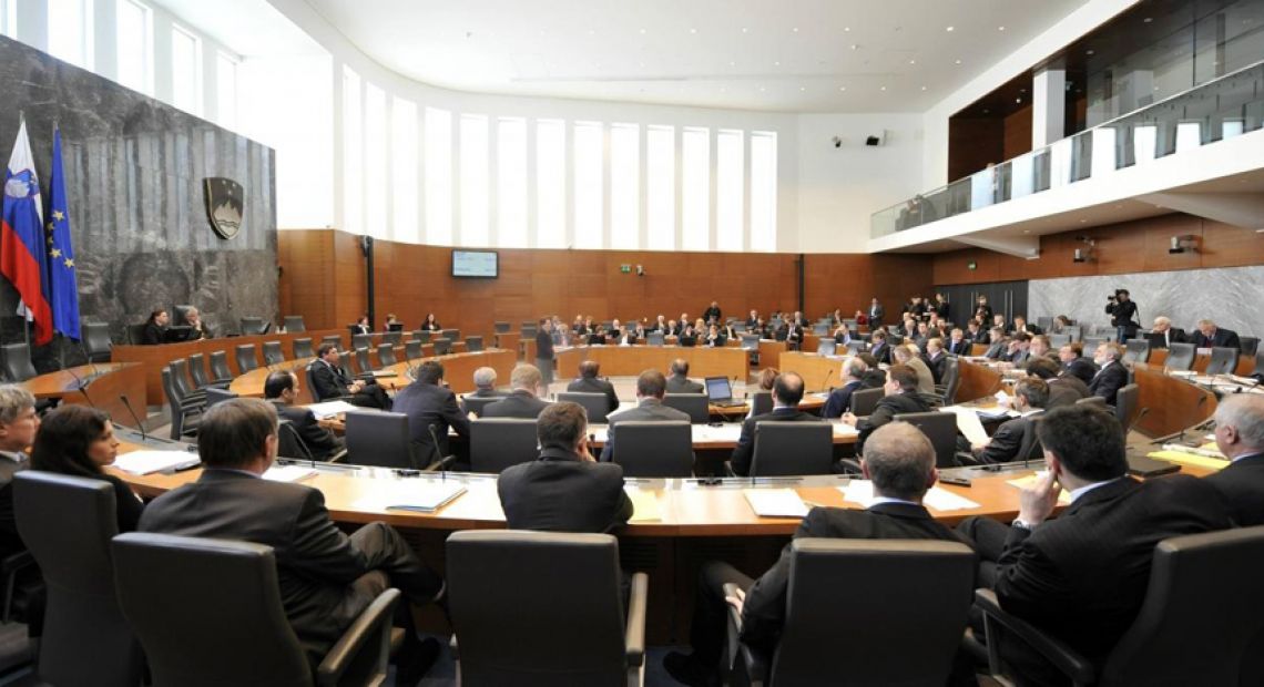 slovenski-parlament.jpg