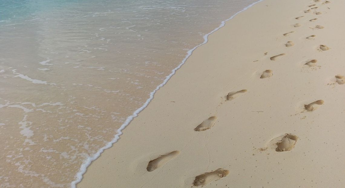 footprints-1145883_960_720.jpg