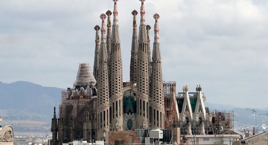 Sagrada_Familia_01.jpg
