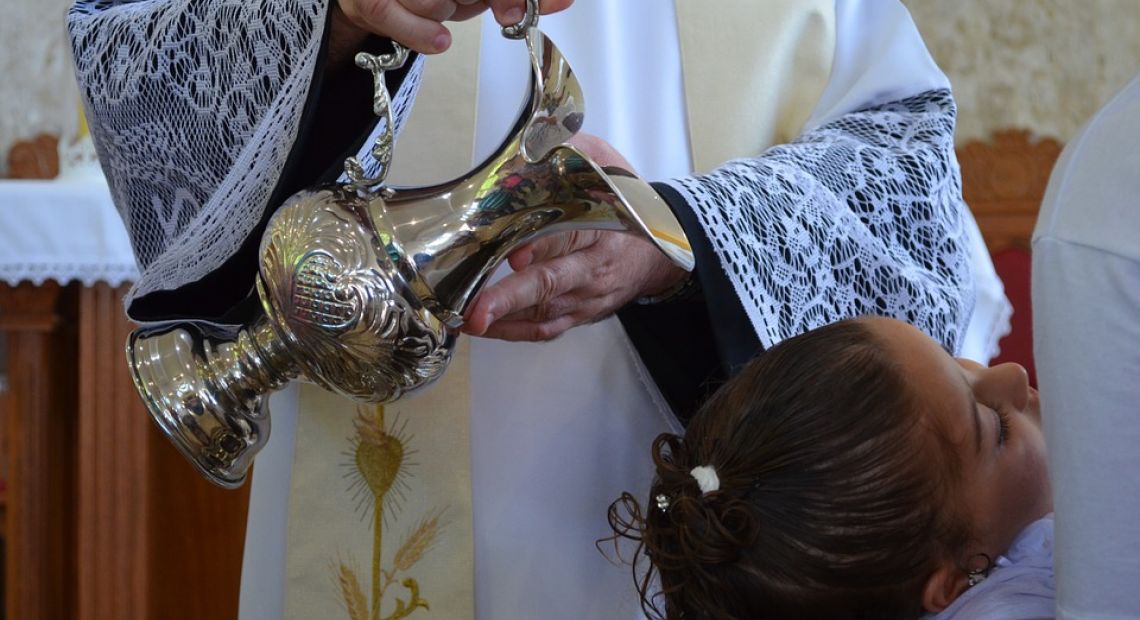 baptism-577957_960_720.jpg
