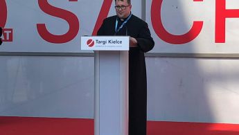 74b101fd-b4e2-488c-a45e-497579f6e95e