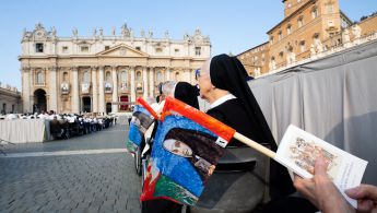 20181014_Holy-Mass-and-Canonizations_Daniel-Ibanez_10