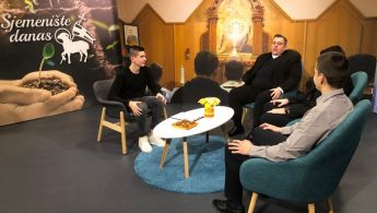 PHOTO-2019-12-10-22-00-06