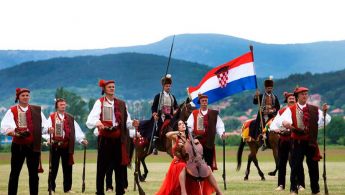 Ana-Rucner_Sinjska-Alka