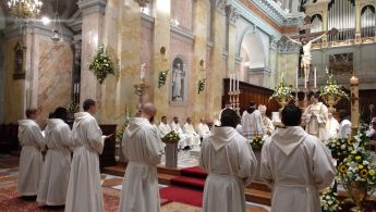 f39469cf-0d5d-4cef-875b-4360fae6b758