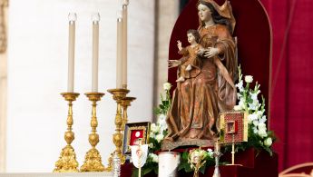 20181014_Holy-Mass-and-Canonizations_Daniel-Ibanez_13