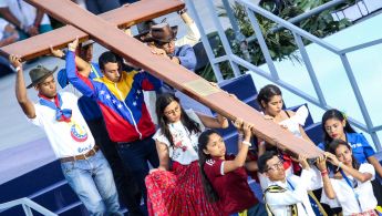 20190125_Campo-S-Maria-la-Antigua_-Via-Crucis-with-young-people_Daniel-Ibanez_1