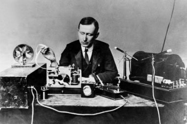Guglielmo_Marconi_1901_wireless_signal.jpg