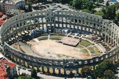 croatia-pula-arena.jpg