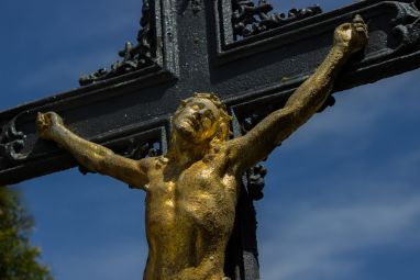 crucifix-1409066_1280.jpg