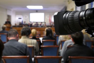 Press-conference-cameras.jpg