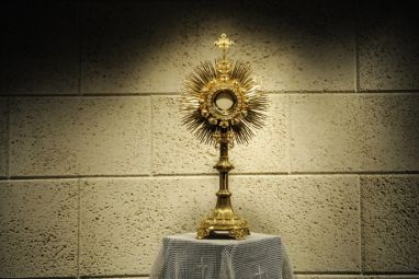 eucharistic-adoration-wallpaper-high-resolution.jpg