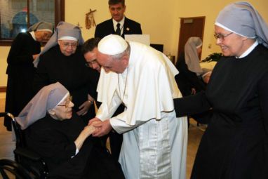 Pope_converses_with_Sr_Marie_Mathilde_102_years_old_CNA.jpg