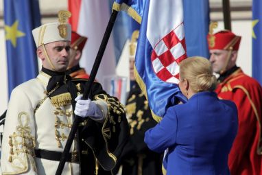 kolinda_ljubi_zastavu.jpg