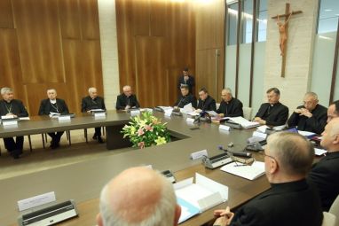 61354769-hbk-biskupi-zasjedanje.jpg